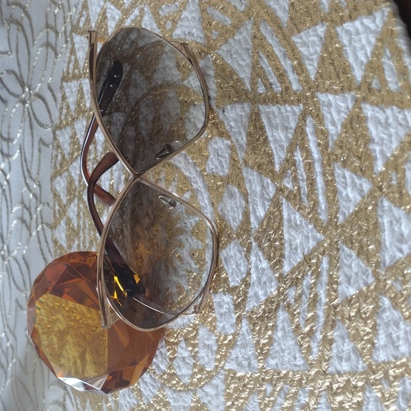 Vintage Christian Dior sunglasses 😎. - Picture 3 of 6